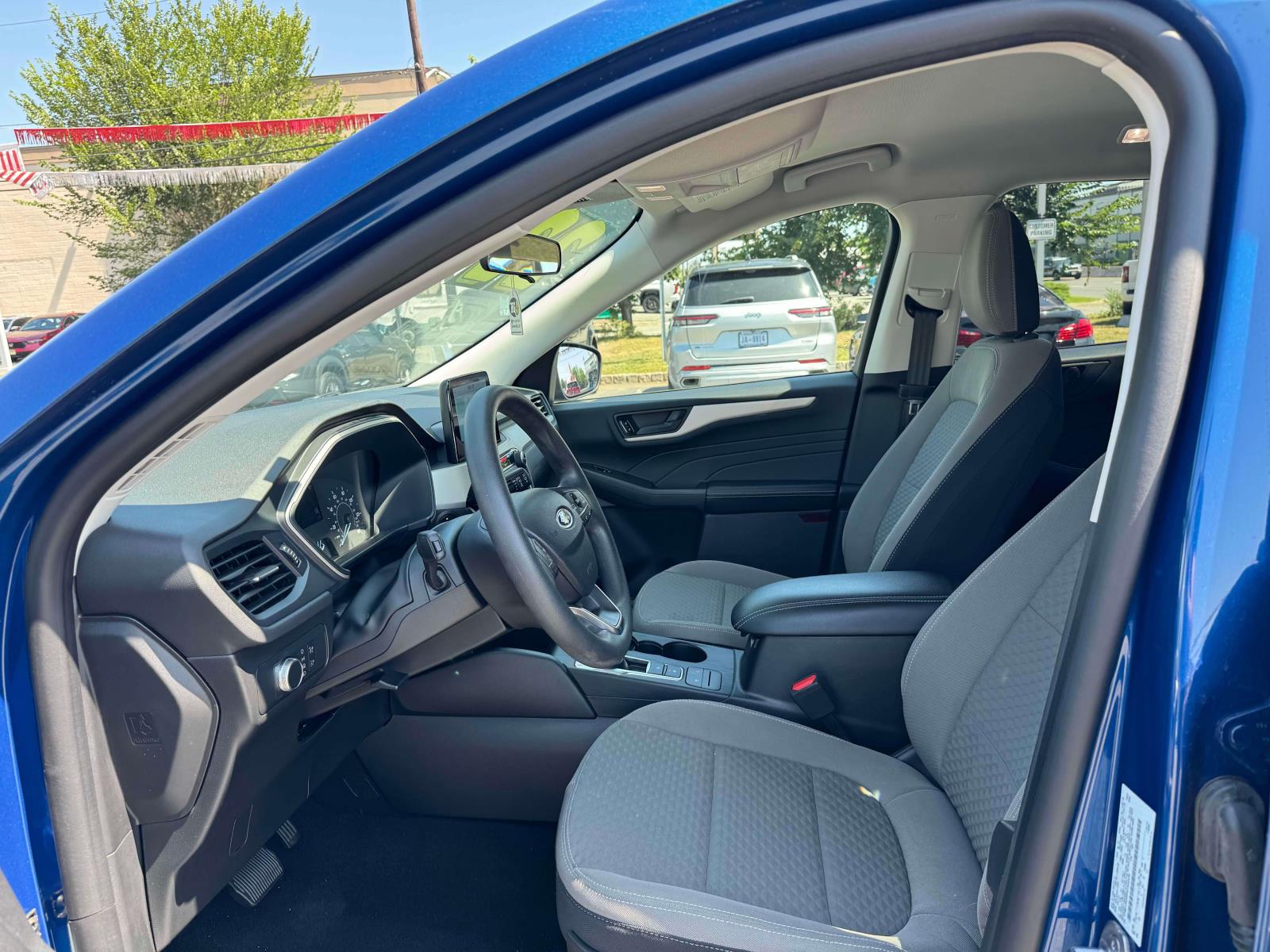 Vehicle image 9 of 37