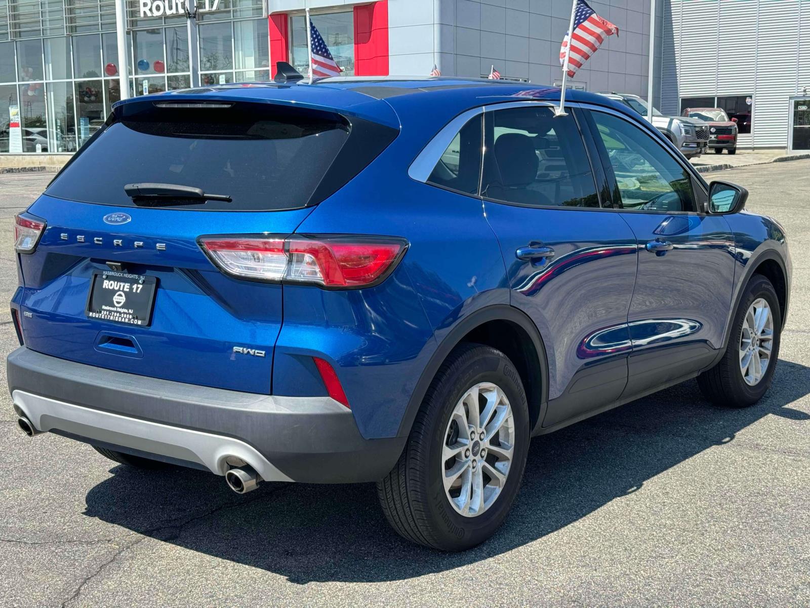 Vehicle image 4 of 37