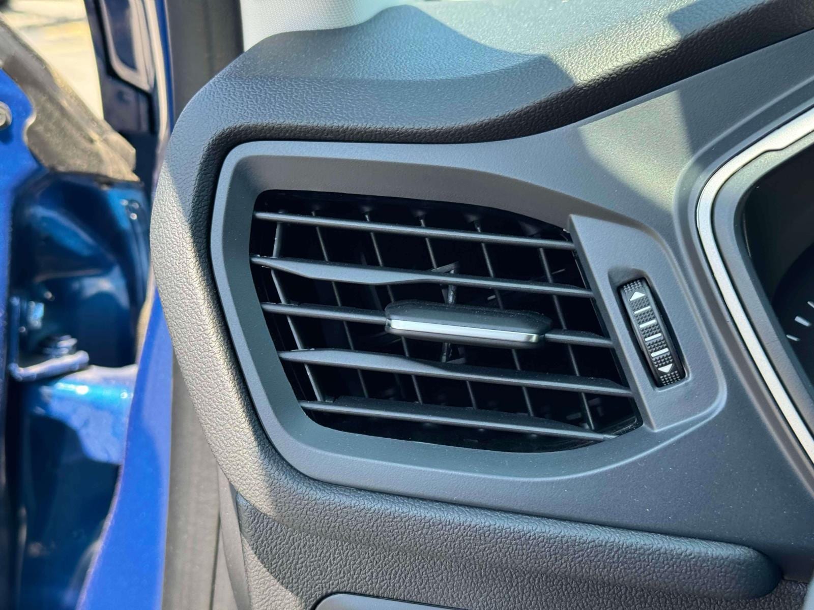 Vehicle image 21 of 37
