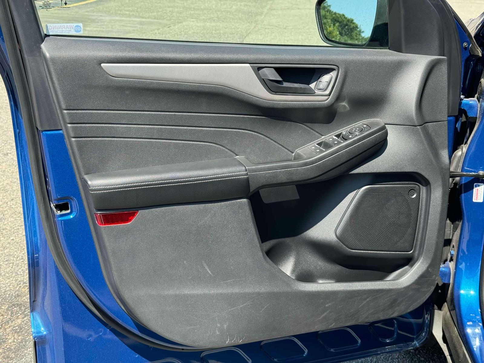 Vehicle image 16 of 37