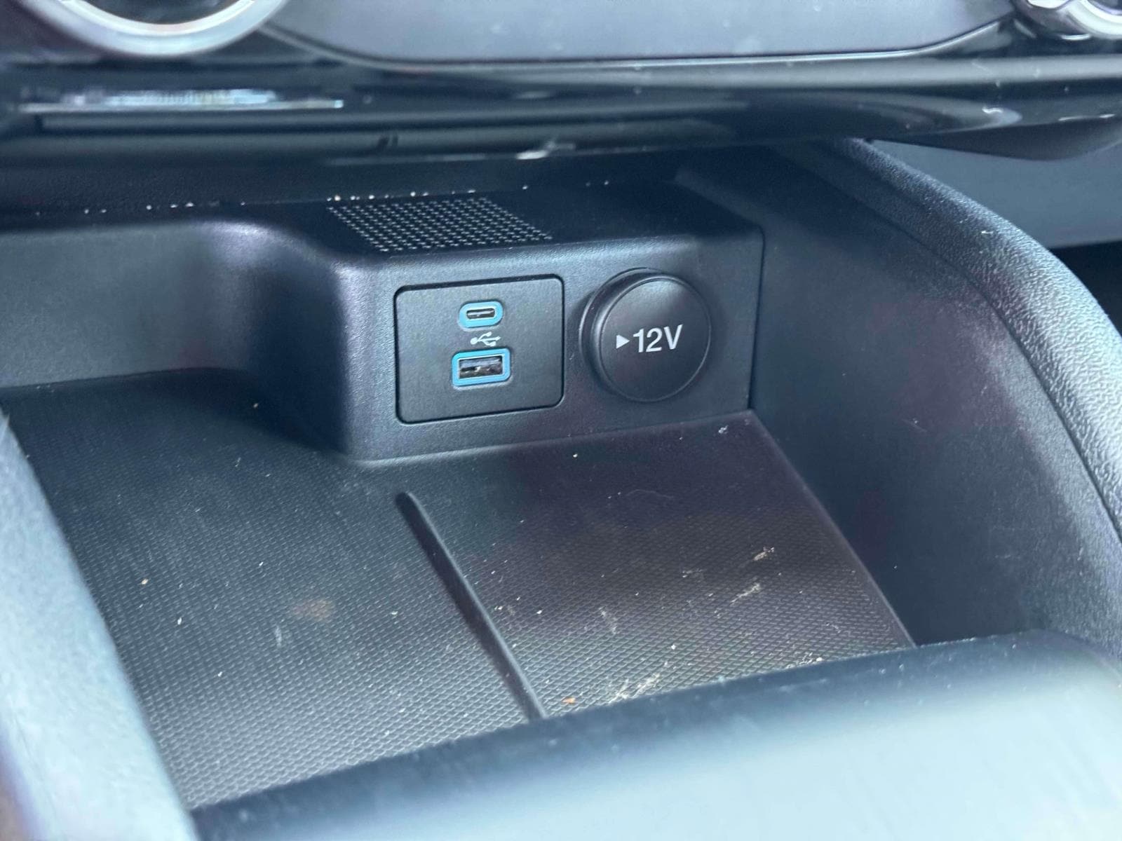 Vehicle image 29 of 37