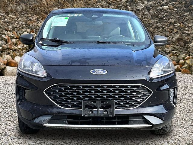 2022 Ford Escape SE Image 2 of 29