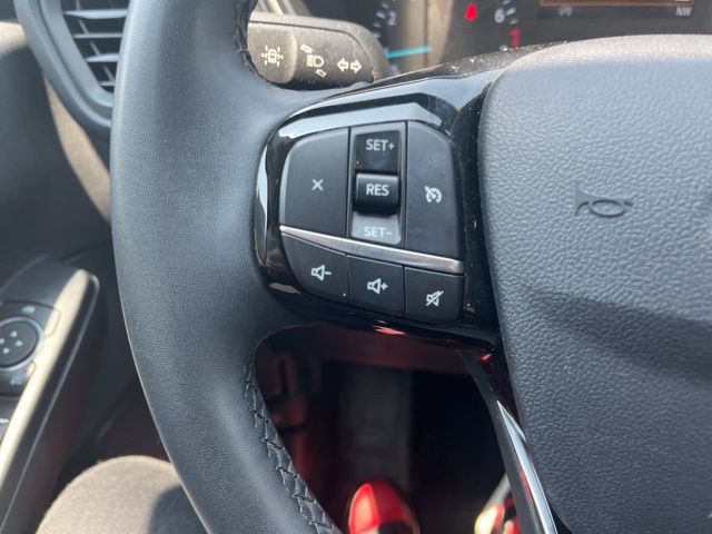 Vehicle image 31 of 41