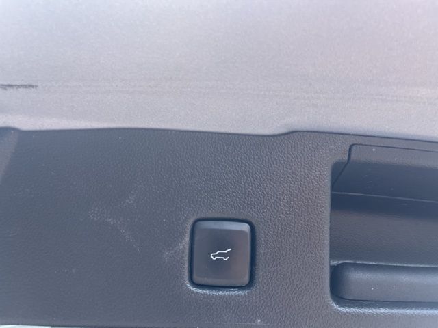 Vehicle image 13 of 41
