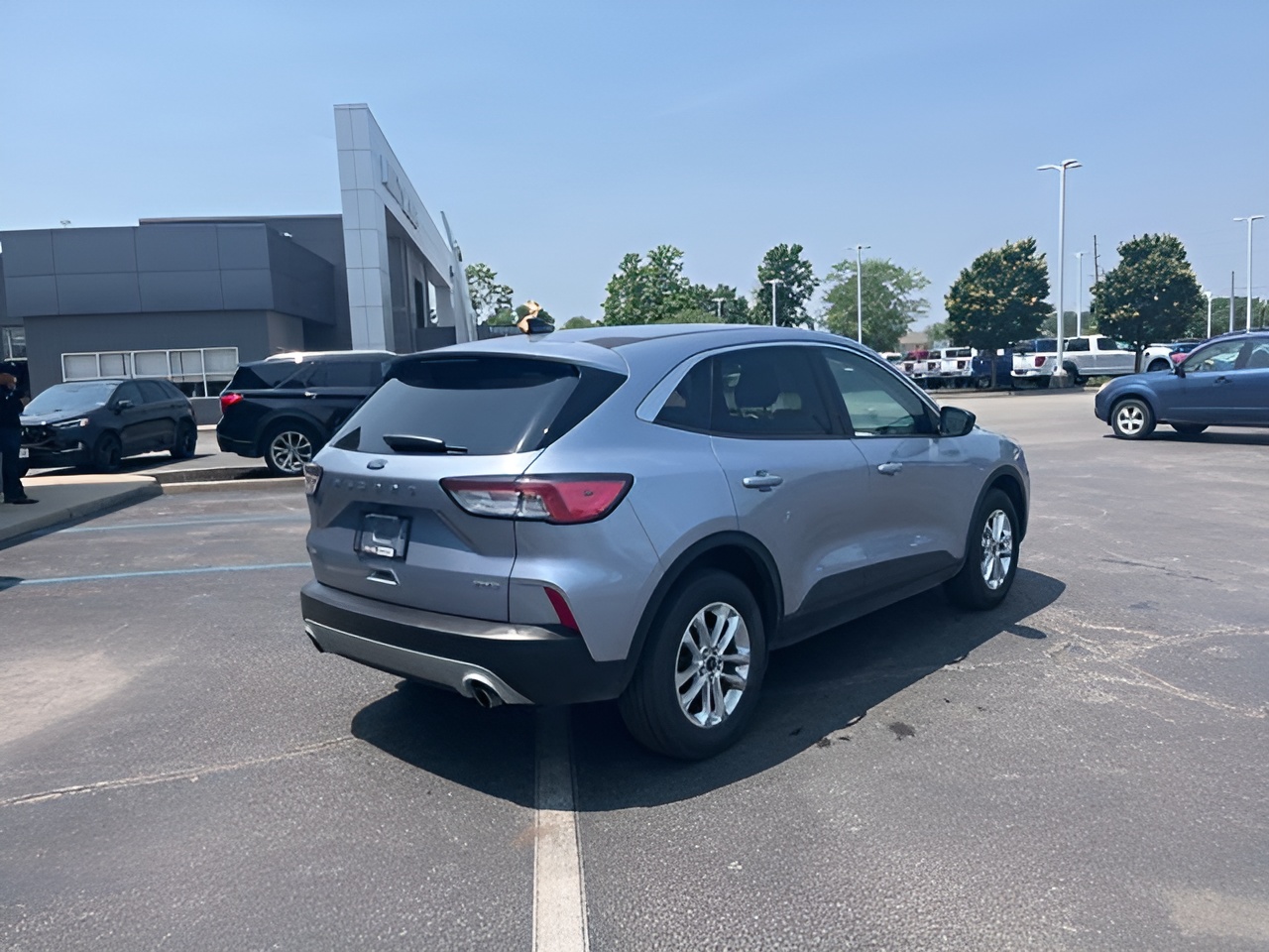 Vehicle image 38 of 41