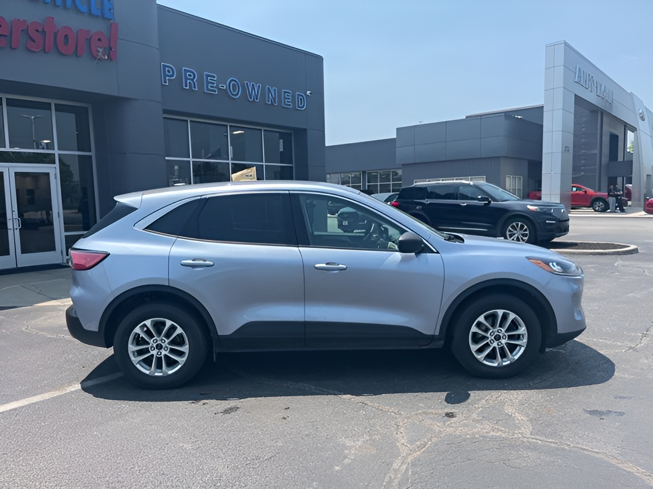 Vehicle image 37 of 41