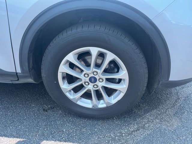 Vehicle image 9 of 41