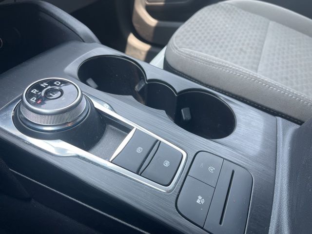 Vehicle image 27 of 41