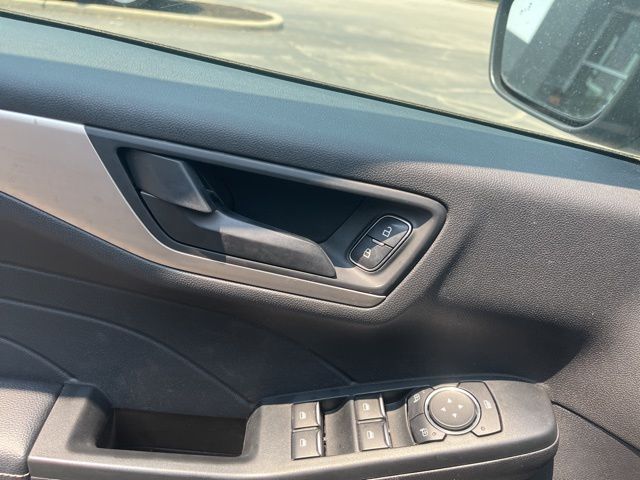 Vehicle image 19 of 41