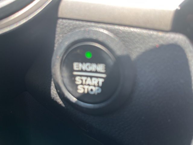 Vehicle image 25 of 41