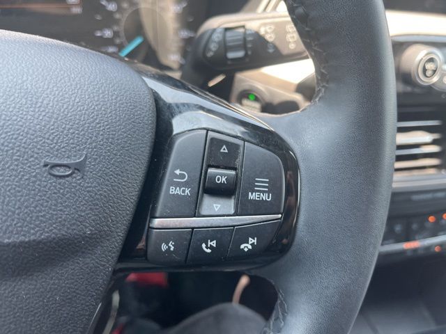 Vehicle image 32 of 41