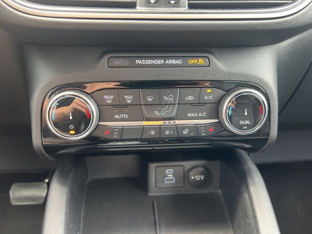 Vehicle image 18 of 28