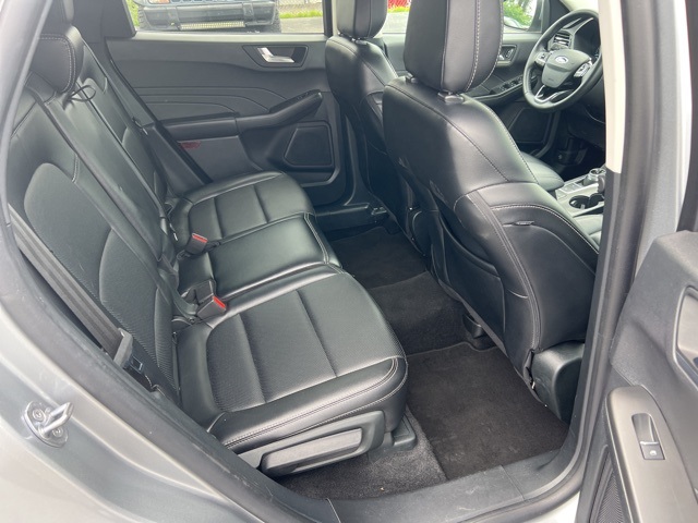 Vehicle image 14 of 28