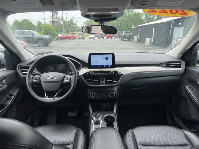 Vehicle image 16 of 28