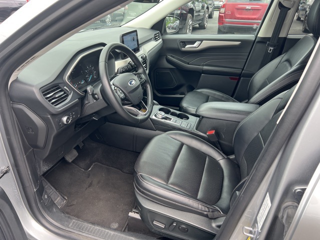 Vehicle image 9 of 28