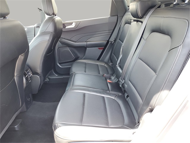 Vehicle image 14 of 31