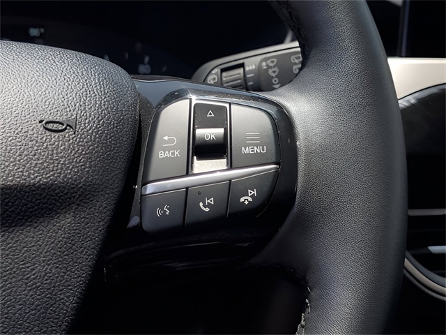Vehicle image 23 of 31