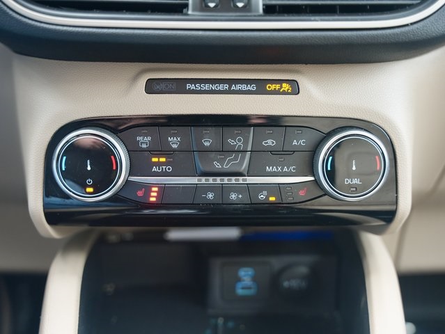 Vehicle image 22 of 33