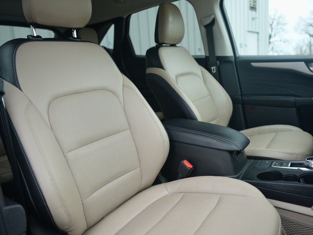 Vehicle image 9 of 33