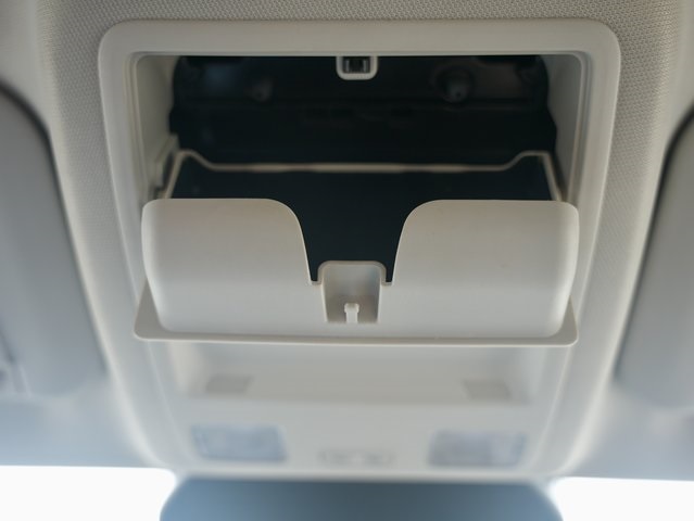 Vehicle image 26 of 33