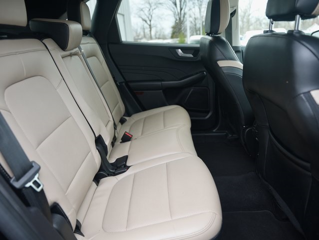Vehicle image 10 of 33