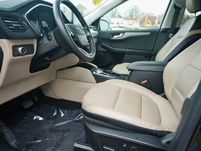 Vehicle image 13 of 33