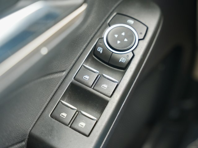 Vehicle image 25 of 33