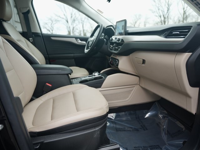 Vehicle image 8 of 33