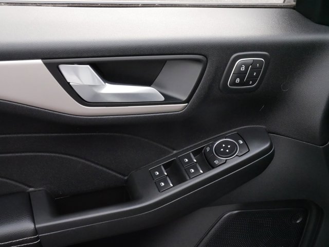 Vehicle image 23 of 39
