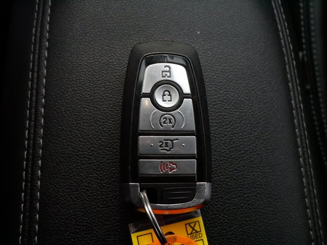 Vehicle image 34 of 39