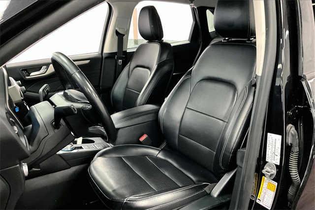 Vehicle image 24 of 32