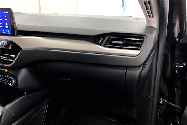 Vehicle image 15 of 32