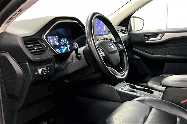 Vehicle image 12 of 32