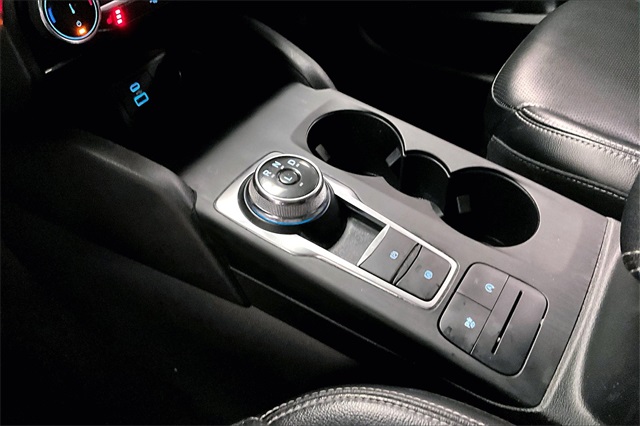 Vehicle image 16 of 32