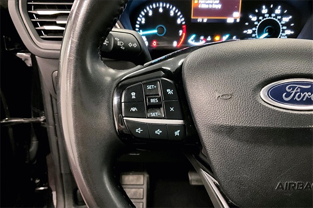 Vehicle image 17 of 32