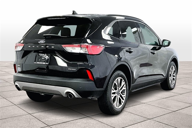 Vehicle image 4 of 32