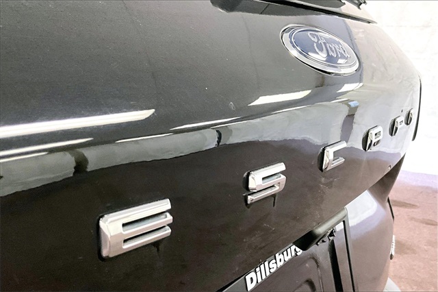 Vehicle image 13 of 32