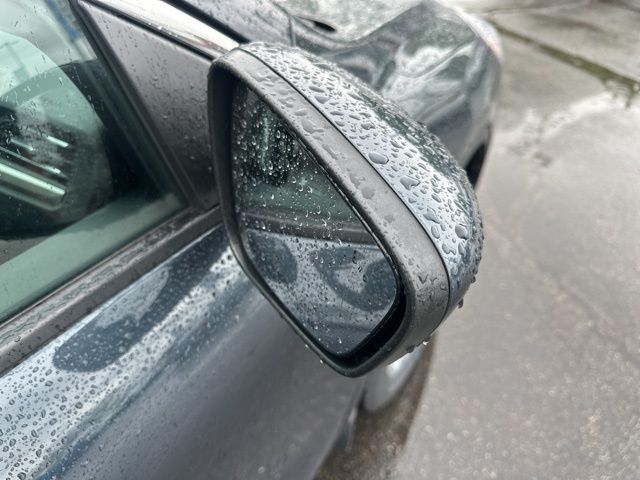 Vehicle image 9 of 42