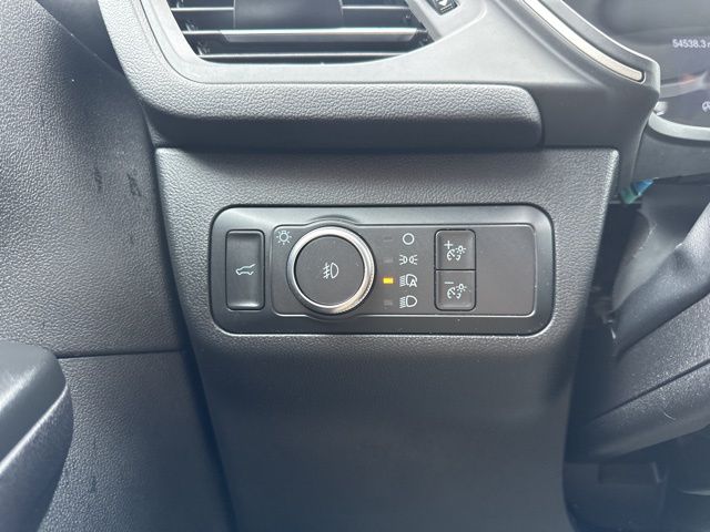 Vehicle image 27 of 42