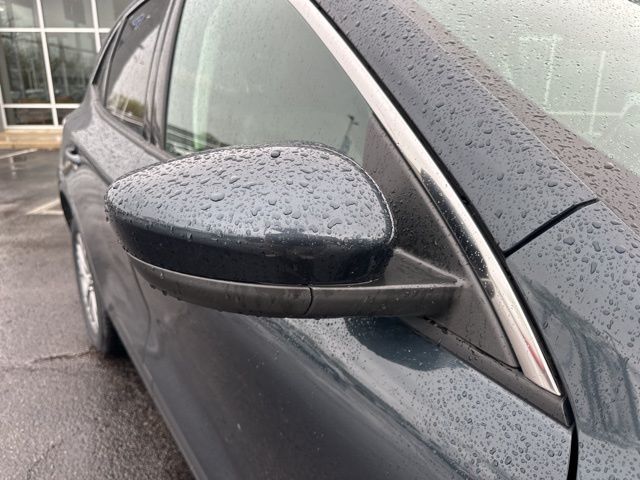 Vehicle image 8 of 42