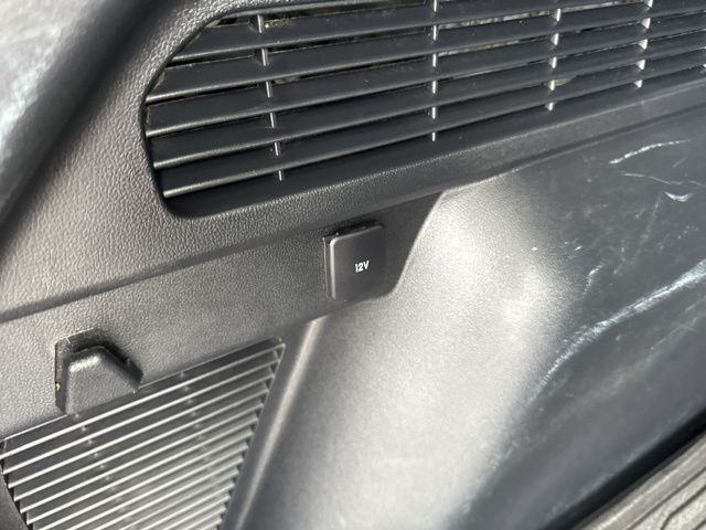 Vehicle image 14 of 42