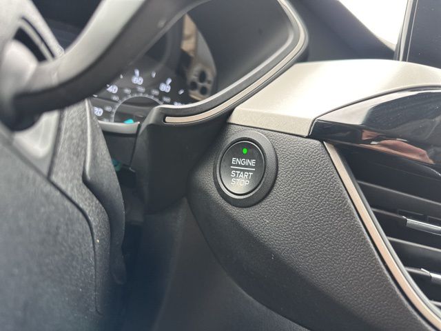 Vehicle image 37 of 42