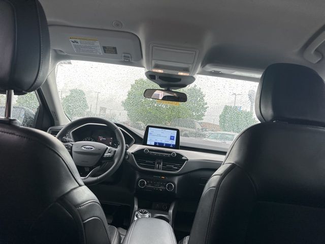 Vehicle image 19 of 42
