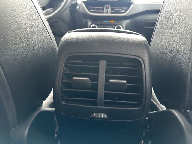 Vehicle image 17 of 42
