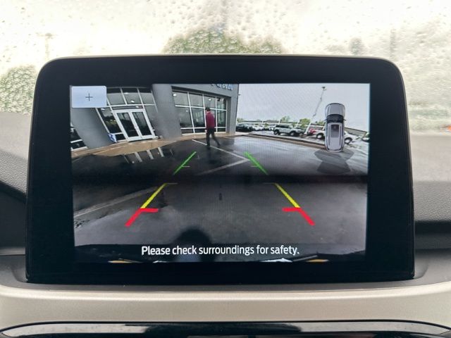 Vehicle image 29 of 42