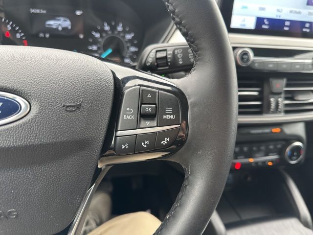 Vehicle image 40 of 42