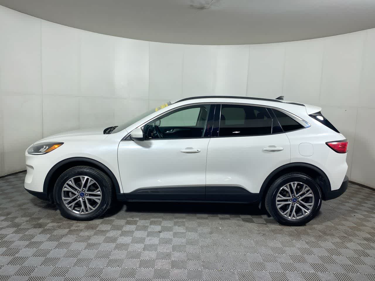 Vehicle image 9 of 30