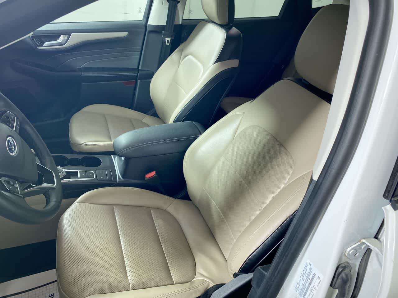 Vehicle image 15 of 30