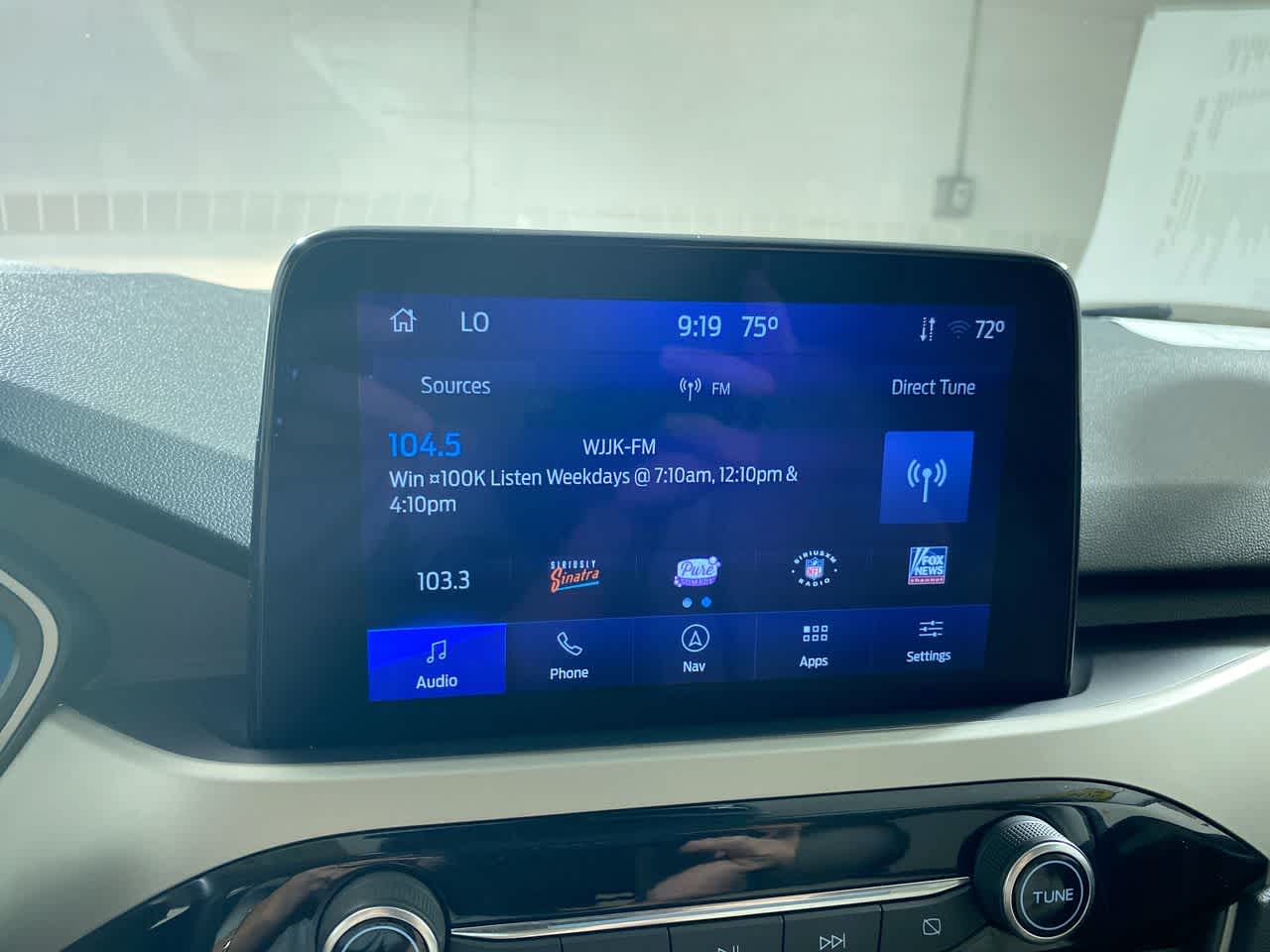 Vehicle image 18 of 30