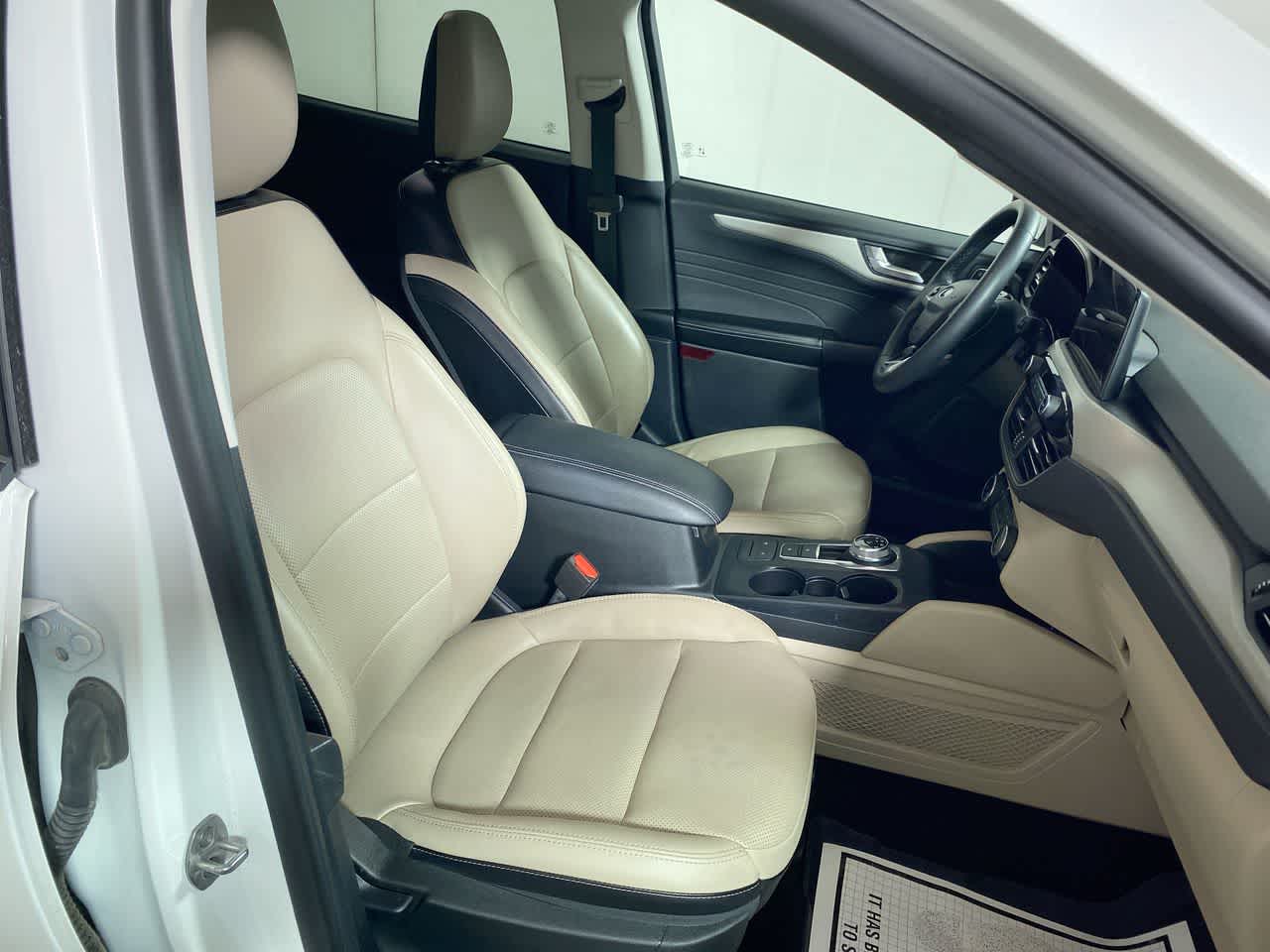 Vehicle image 26 of 30